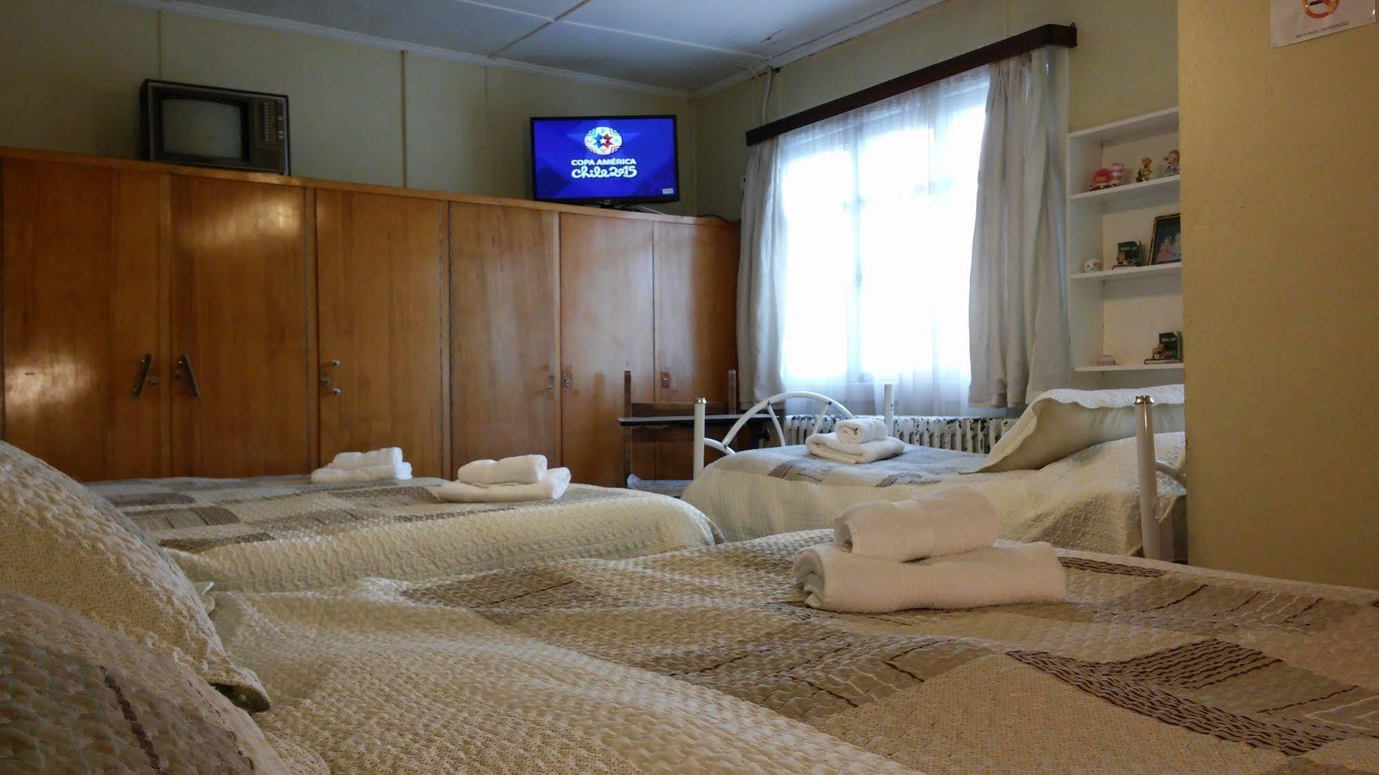 Hostal Y Cabanas Ainil Пунта-Аренас Экстерьер фото