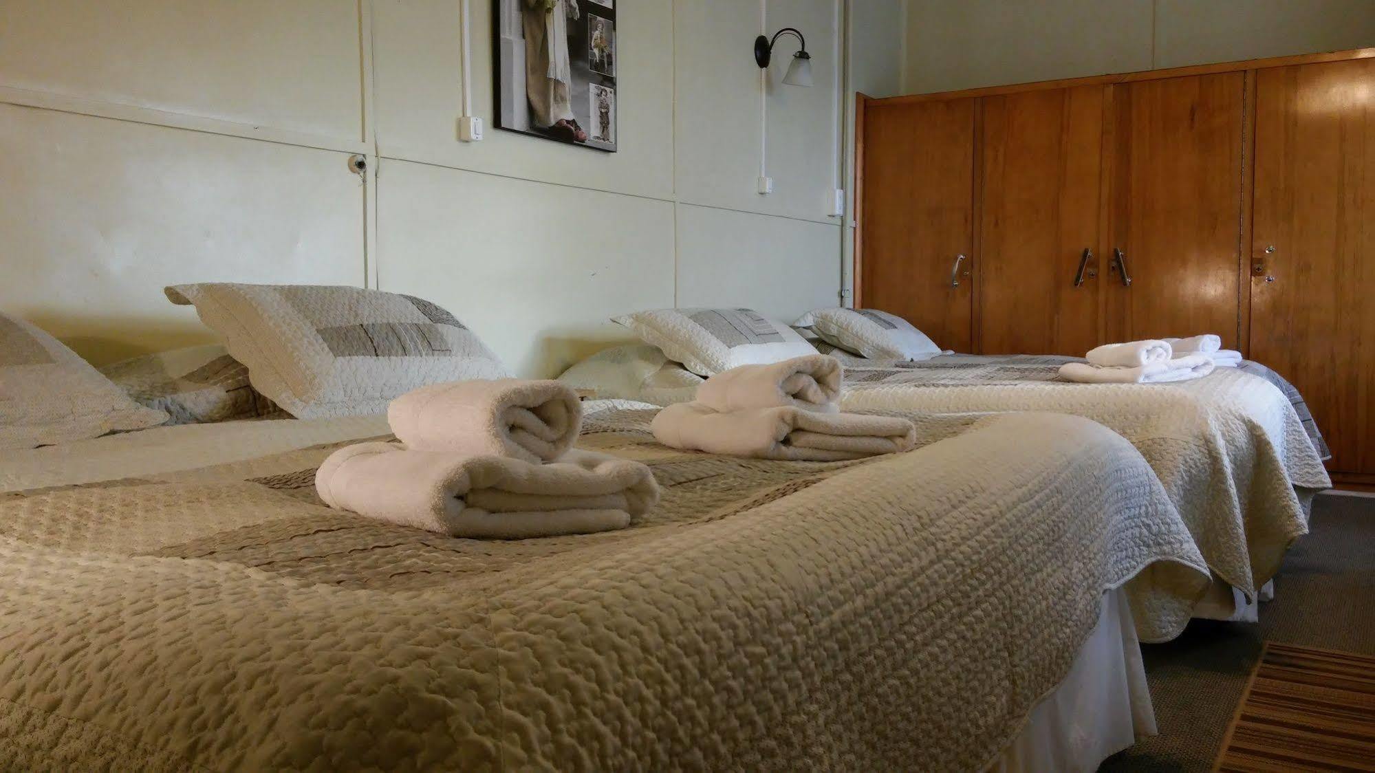 Hostal Y Cabanas Ainil Пунта-Аренас Экстерьер фото